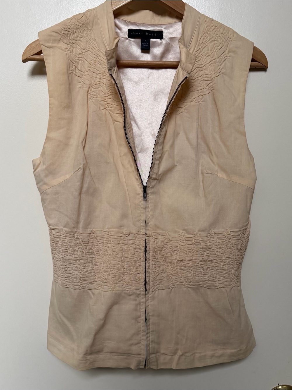 Georges Sheri Bodell Pale Yellow Zip up Cotton Vest Top. Size med,